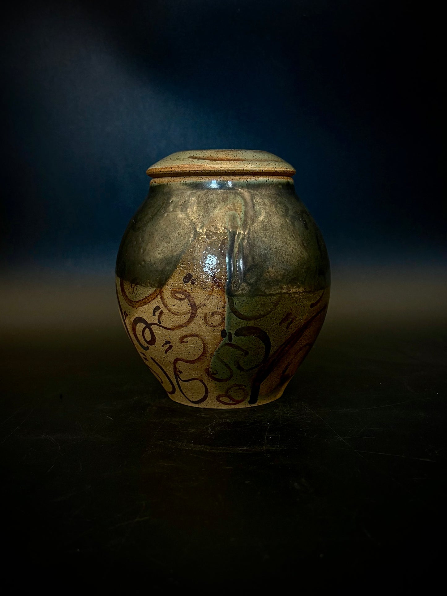 Skirt pot