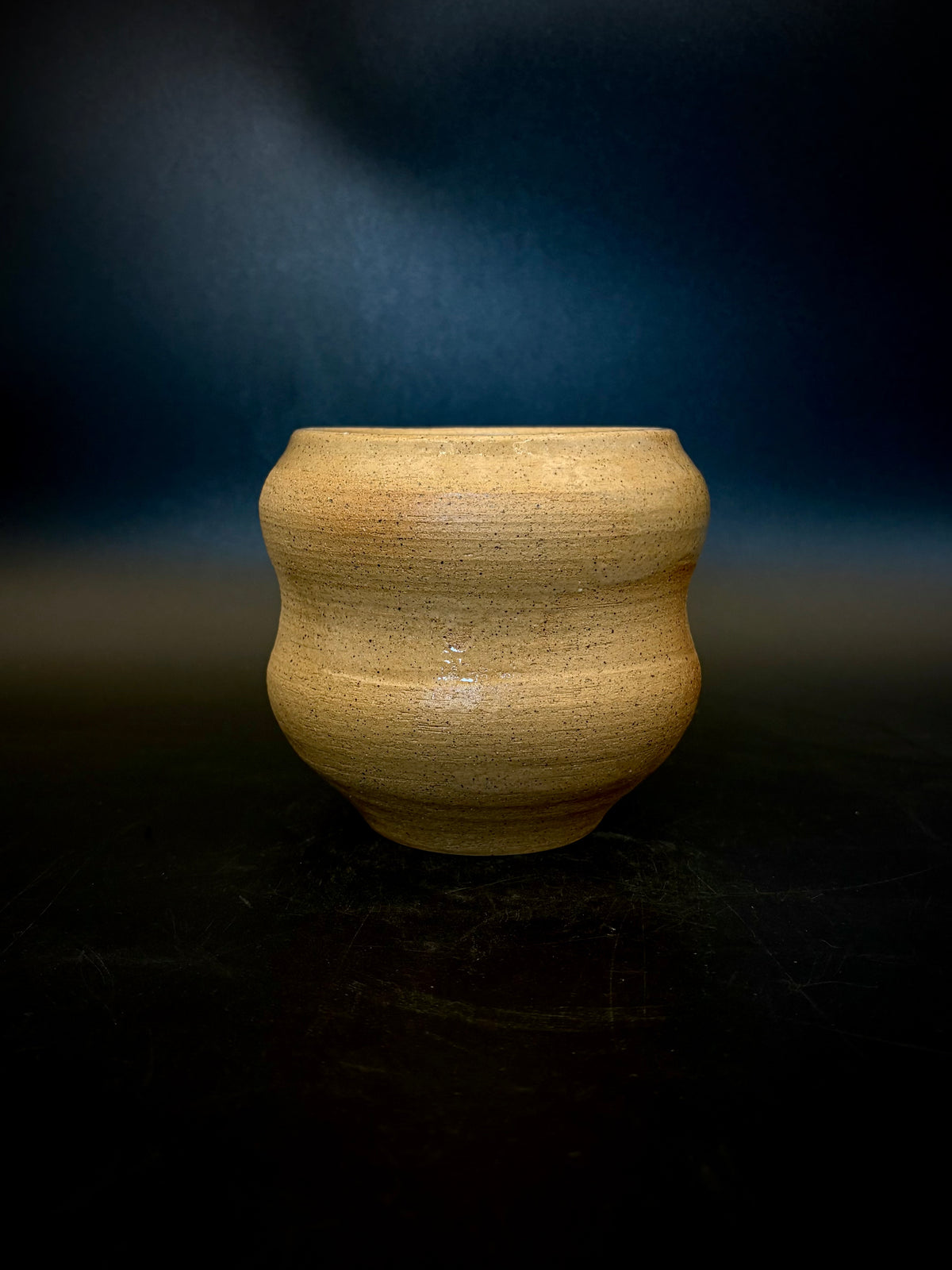 Speckled buff pot