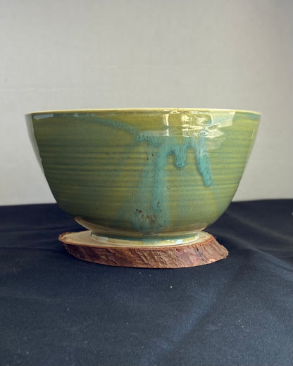 Handcrafted Celadon Ramen Bowls, featuring serene celadon glaze for a calming dining experience. Perfect for ramen, noodles, soups, and more. Artisan quality, wabi sabi design, and elegant craftsmanship